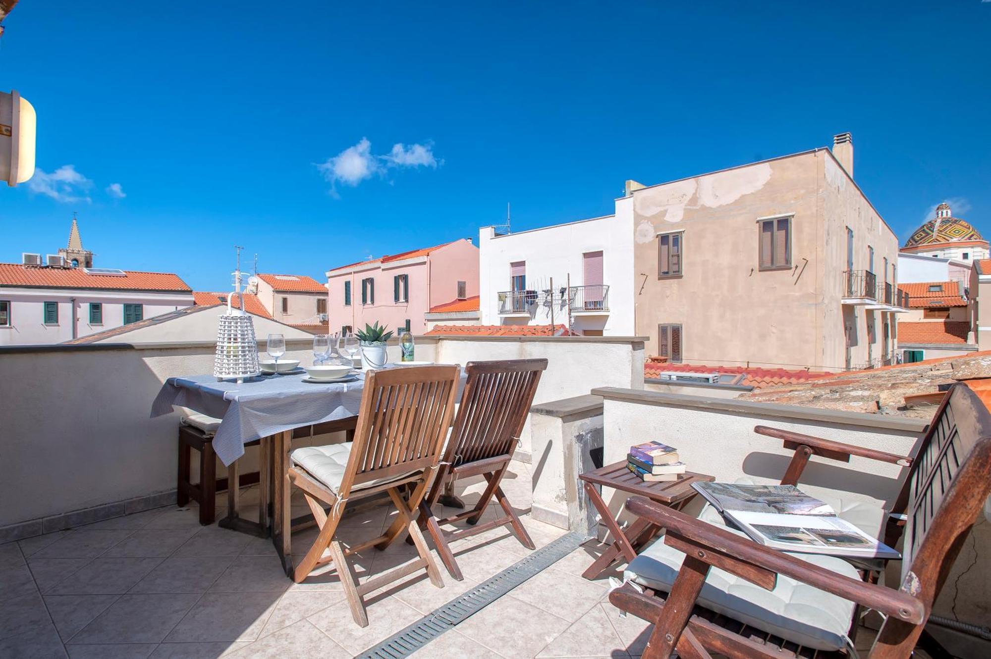 Terrazza Del Convento - Cozy Apartment With Seeview Private Terrace Алгеро Екстериор снимка