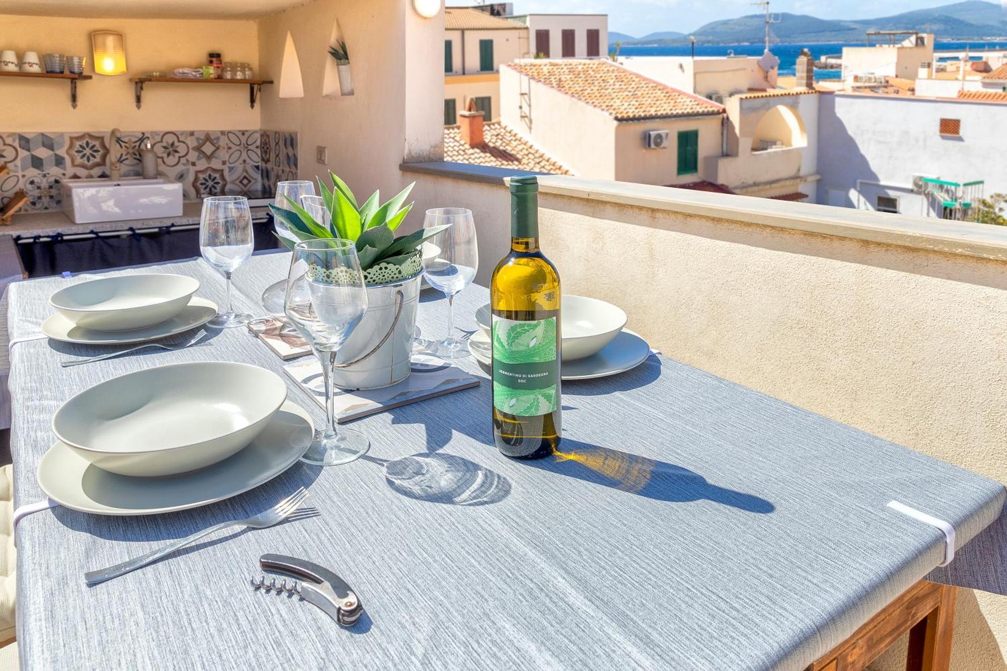 Terrazza Del Convento - Cozy Apartment With Seeview Private Terrace Алгеро Екстериор снимка